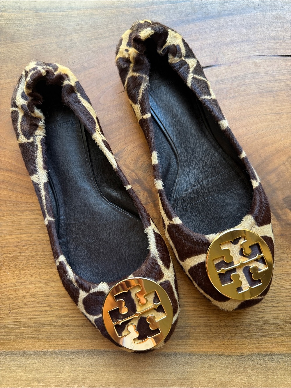TORY BURCH Reva Calf Hair Flats in Giraffe Print - Size 9